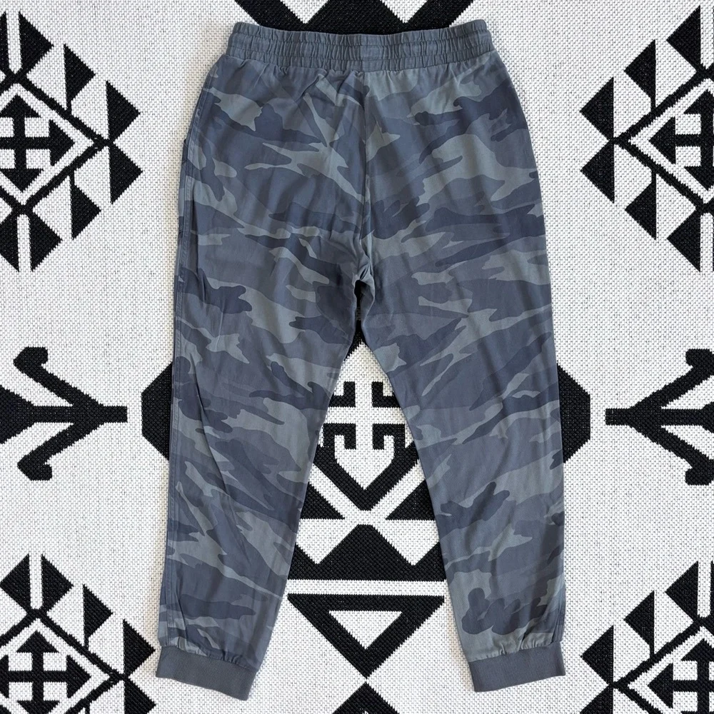 Splendid Camo Jogger Pants in Gray Green Small
